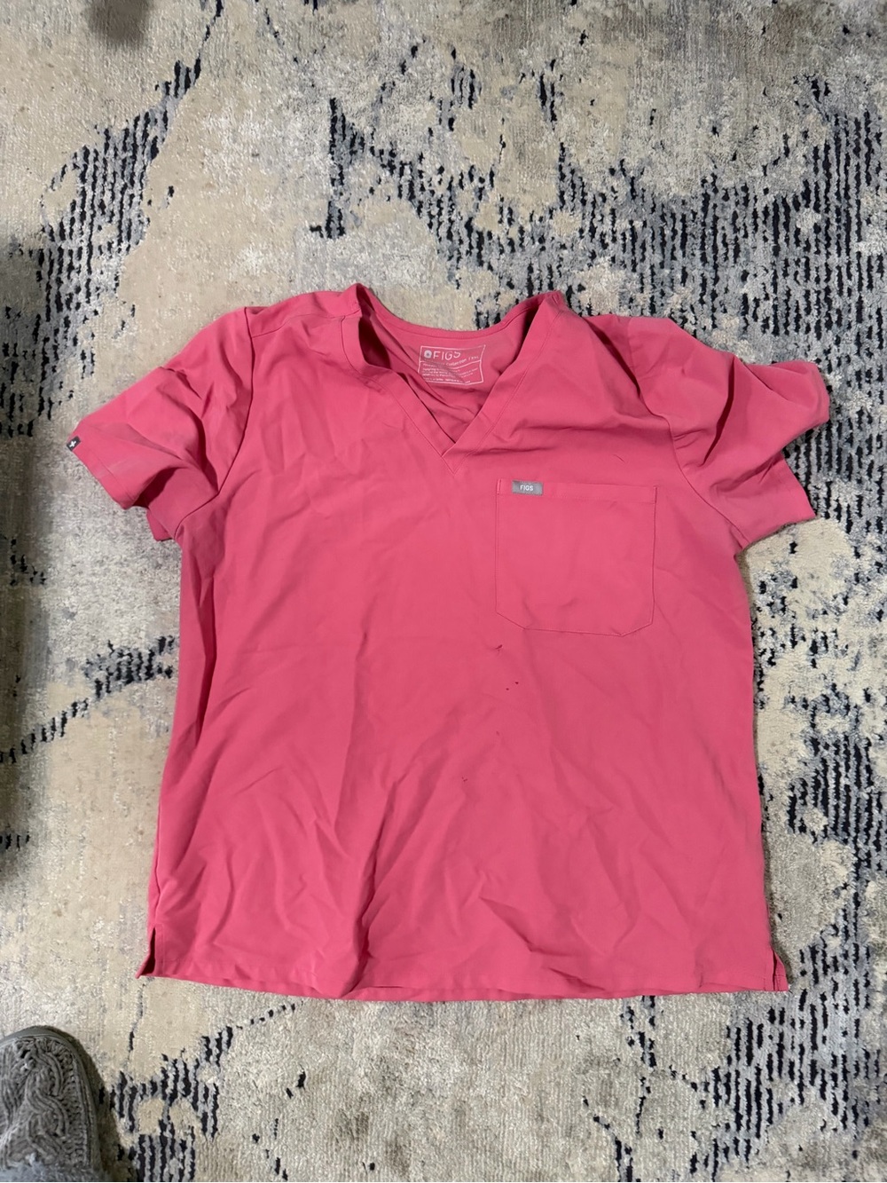 Figs Women’s V-Neck Tee in Coral Pink